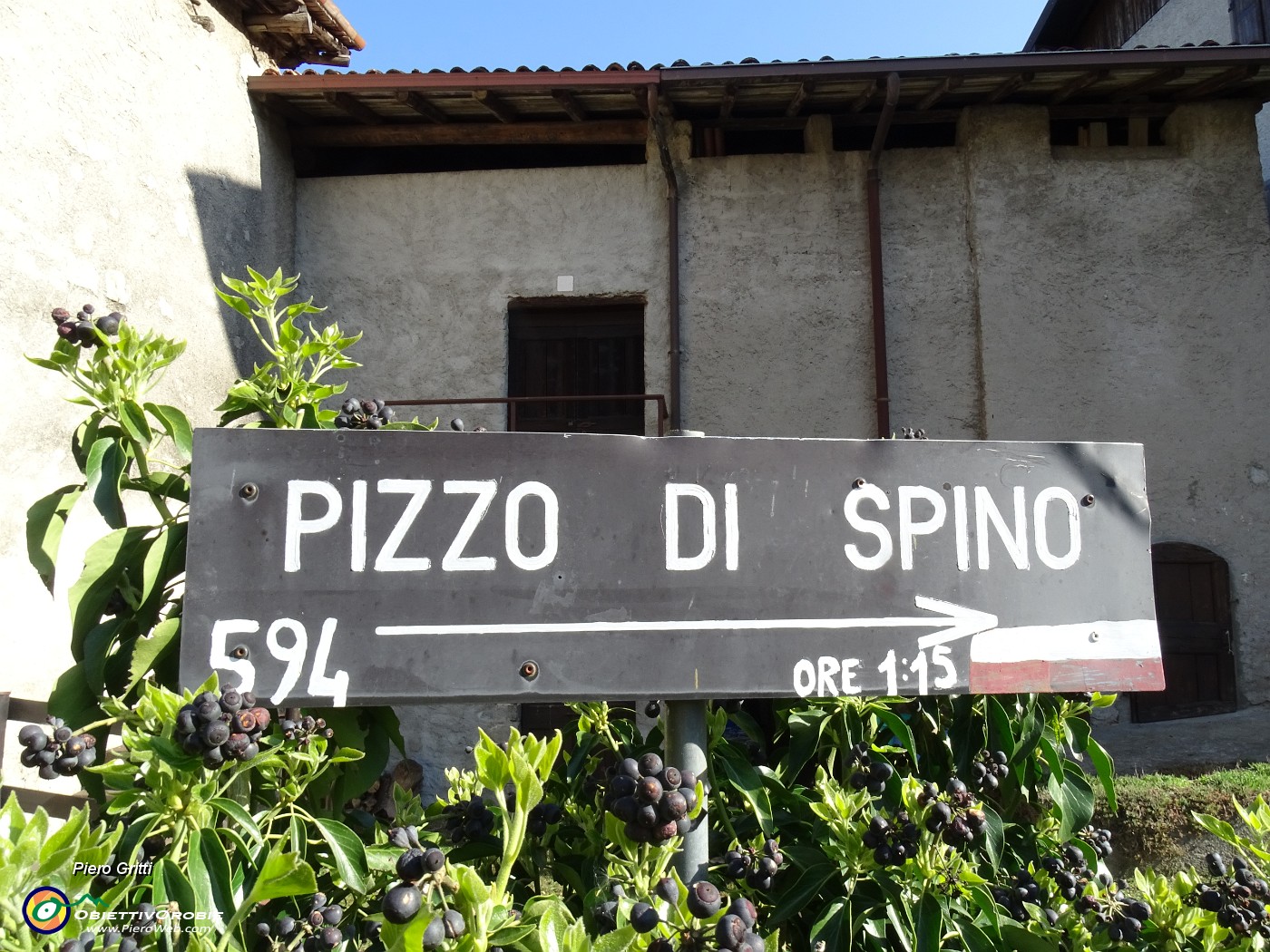 11 A Tessi di Spino al Brembo prendo il sent. 594 per il Pizzo di Spino.JPG